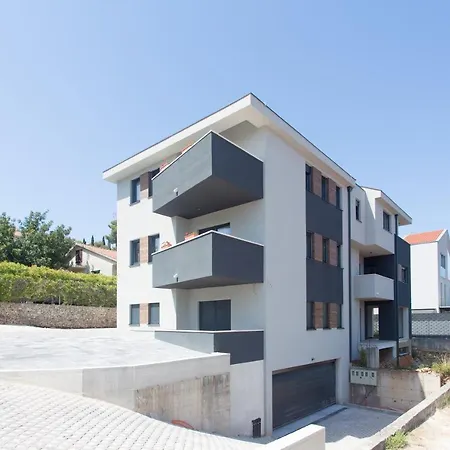 Beachfront House Olbia With Private Parking Trogir Exterior photo