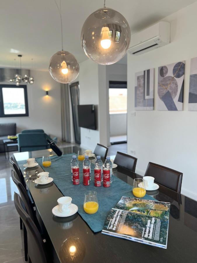 Beachfront House Olbia With Private Parking Apartment Trogir