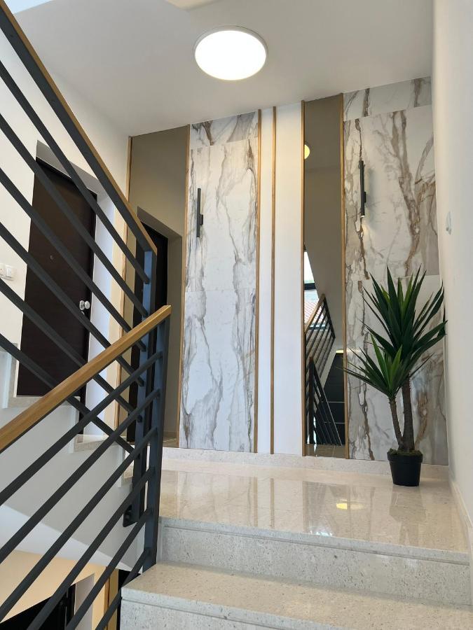 Beachfront House Olbia With Private Parking Apartment Trogir